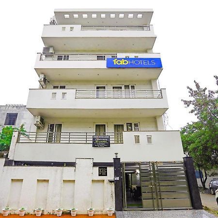 Fabhotel White House Bnb - Nr Yashobhoomi Convention Centre Delhi  Exteriör bild