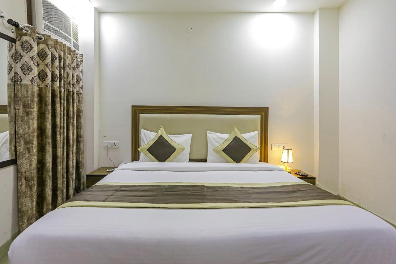 Fabhotel White House Bnb - Nr Yashobhoomi Convention Centre Delhi  Exteriör bild
