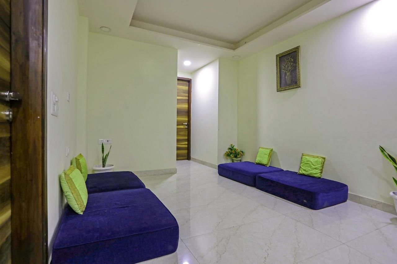 Fabhotel White House Bnb - Nr Yashobhoomi Convention Centre Delhi  Exteriör bild