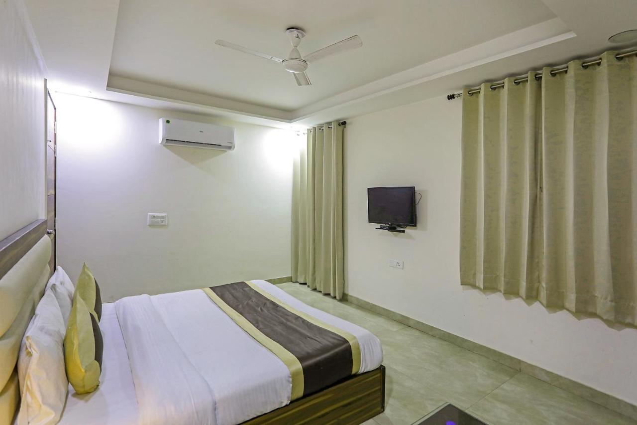 Fabhotel White House Bnb - Nr Yashobhoomi Convention Centre Delhi  Exteriör bild