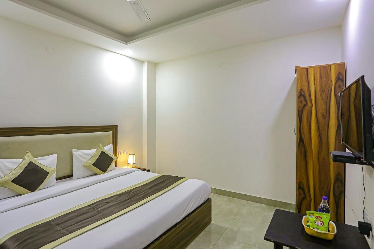 Fabhotel White House Bnb - Nr Yashobhoomi Convention Centre Delhi  Exteriör bild